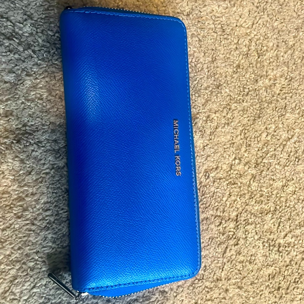 SOLD: Michael Kors continental wallet